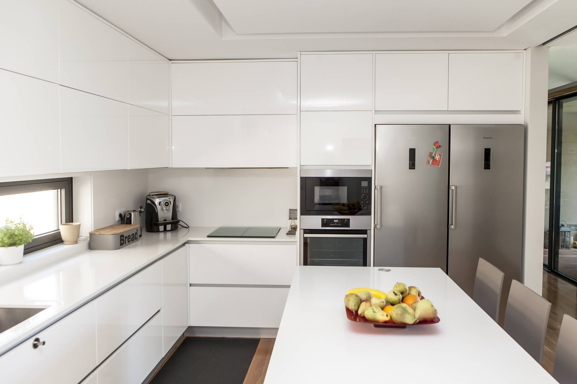 Projeto de interiores de habitação familiar em Matosinhos - mobiliário por medida Hakaba