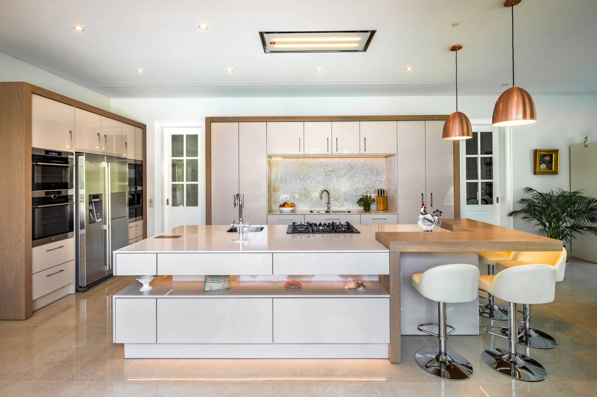 Design de interiores de habitação familiar no Algarve - cozinha e sala Hakaba